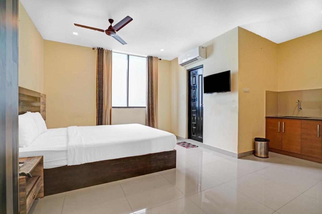 Capital O 87015 Hotel Al Salama Kochi Exterior foto