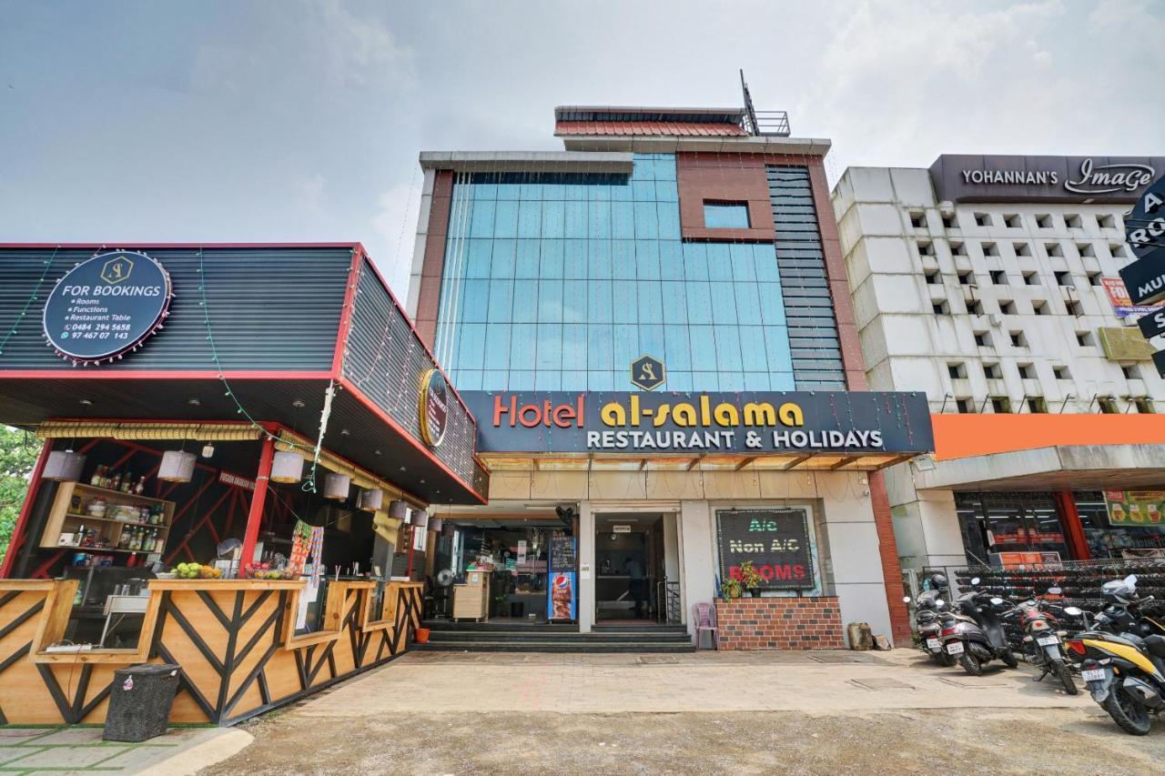 Capital O 87015 Hotel Al Salama Kochi Exterior foto