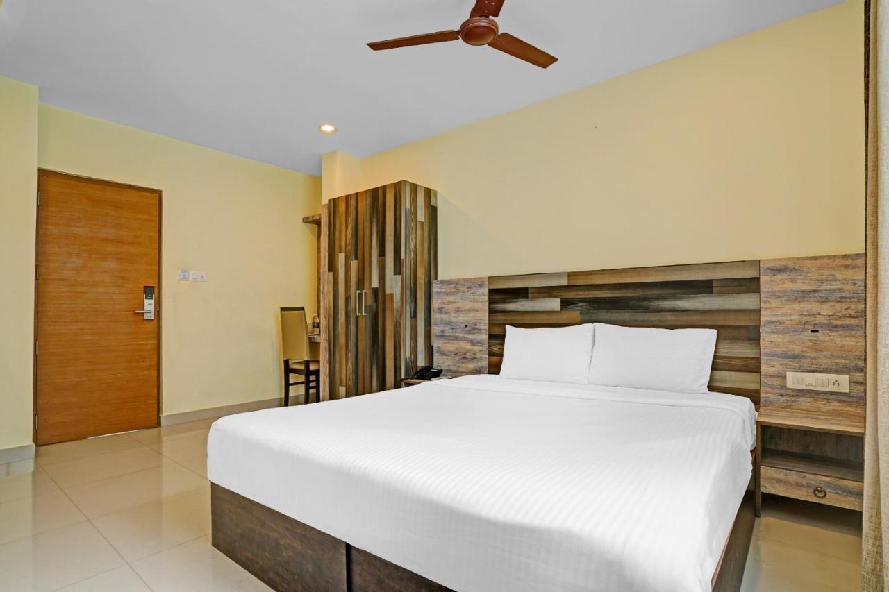 Capital O 87015 Hotel Al Salama Kochi Exterior foto